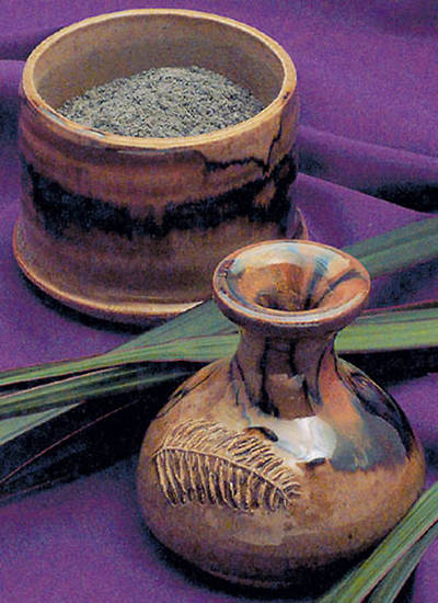 Picture of Palm Leaf Ashes 50 Gram Package Services 500