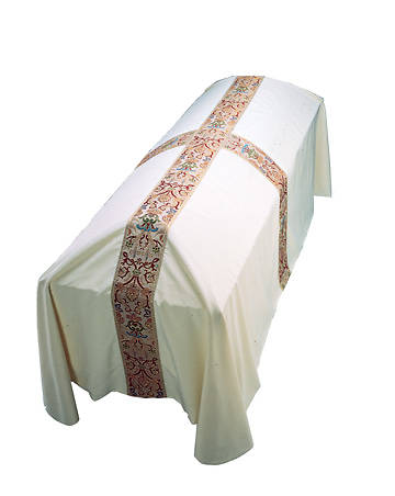 Picture of Off White Regal with Tapestry and Metallic Banding Small Funeral Pall 7' x 5'
