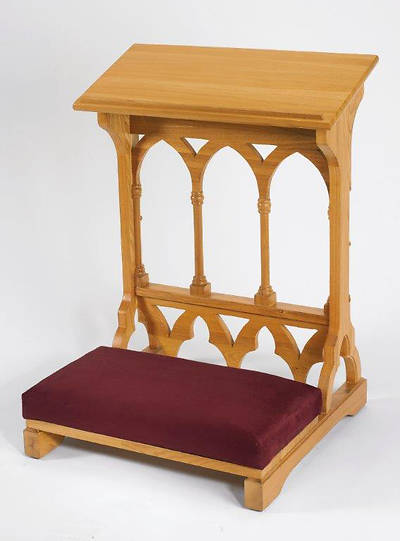 Picture of Gothic Collection Padded Kneeler - Medium Oak Stain