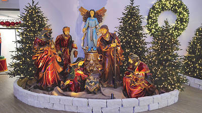 Picture of Life Size Nativity Set 7 Pieces